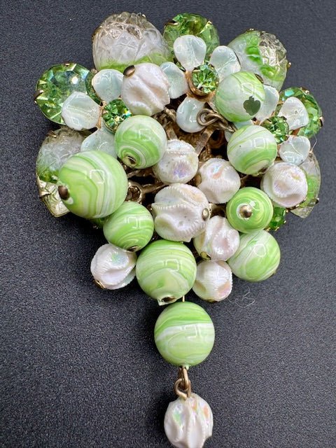 UnmarkedVintage Green And White Cluster Brooch With Givre Stones And Dangle Haskell Style - Black Dog Vintage
