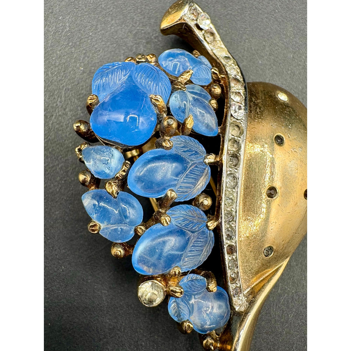 Vintage Crown Trifari Pat Pend Blue Fruit Salad Flora Leaf Fur Clip Alfred Philippe