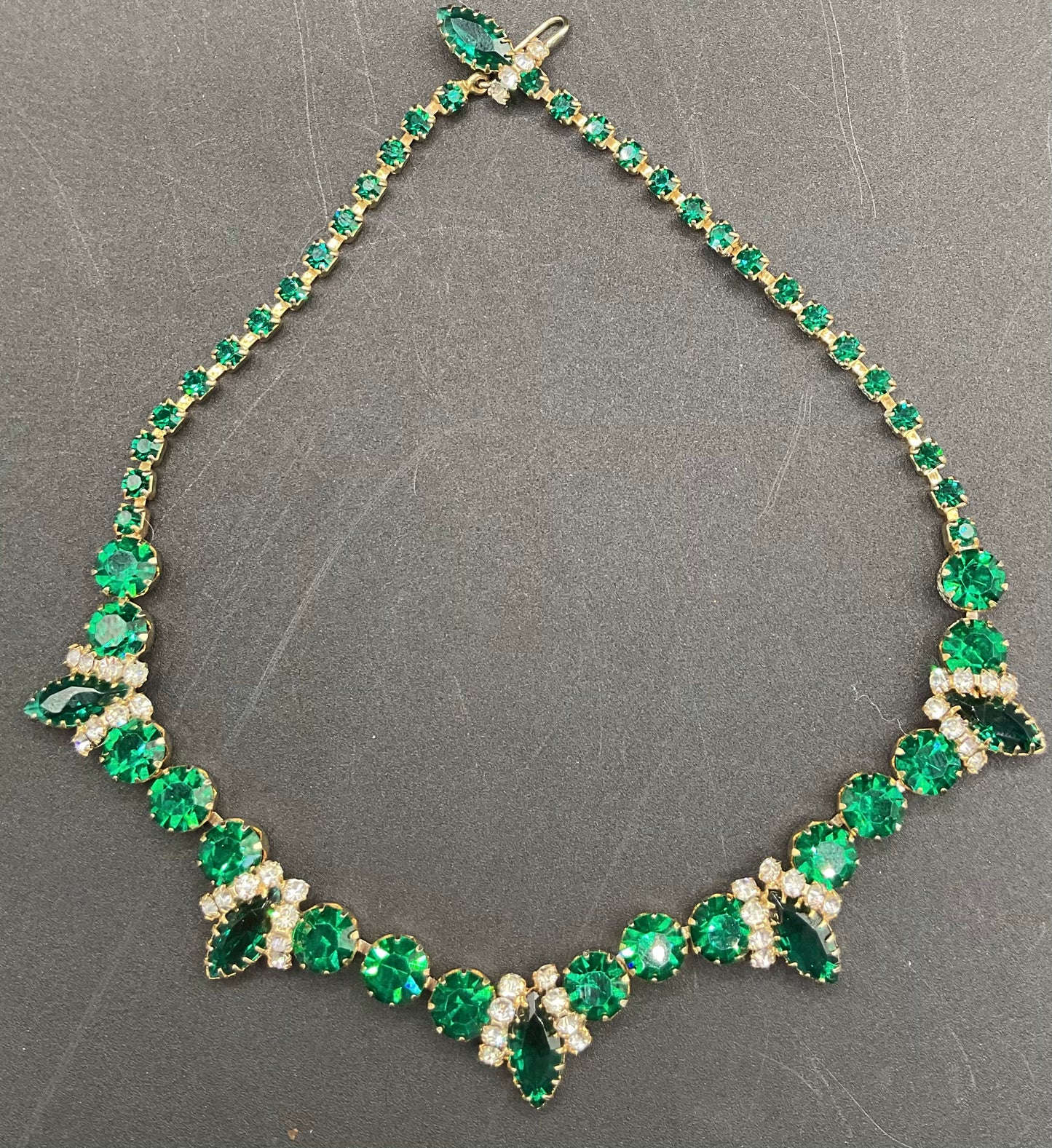 Vintage 1950s Emerald and Clear Rhinestone Necklace