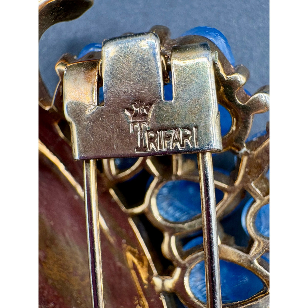 Vintage Crown Trifari Pat Pend Blue Fruit Salad Flora Leaf Fur Clip Alfred Philippe