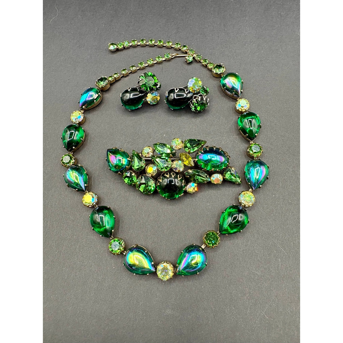 Vintage Regency Green Art Glass Necklace Brooch Earrings Set Rhinestone