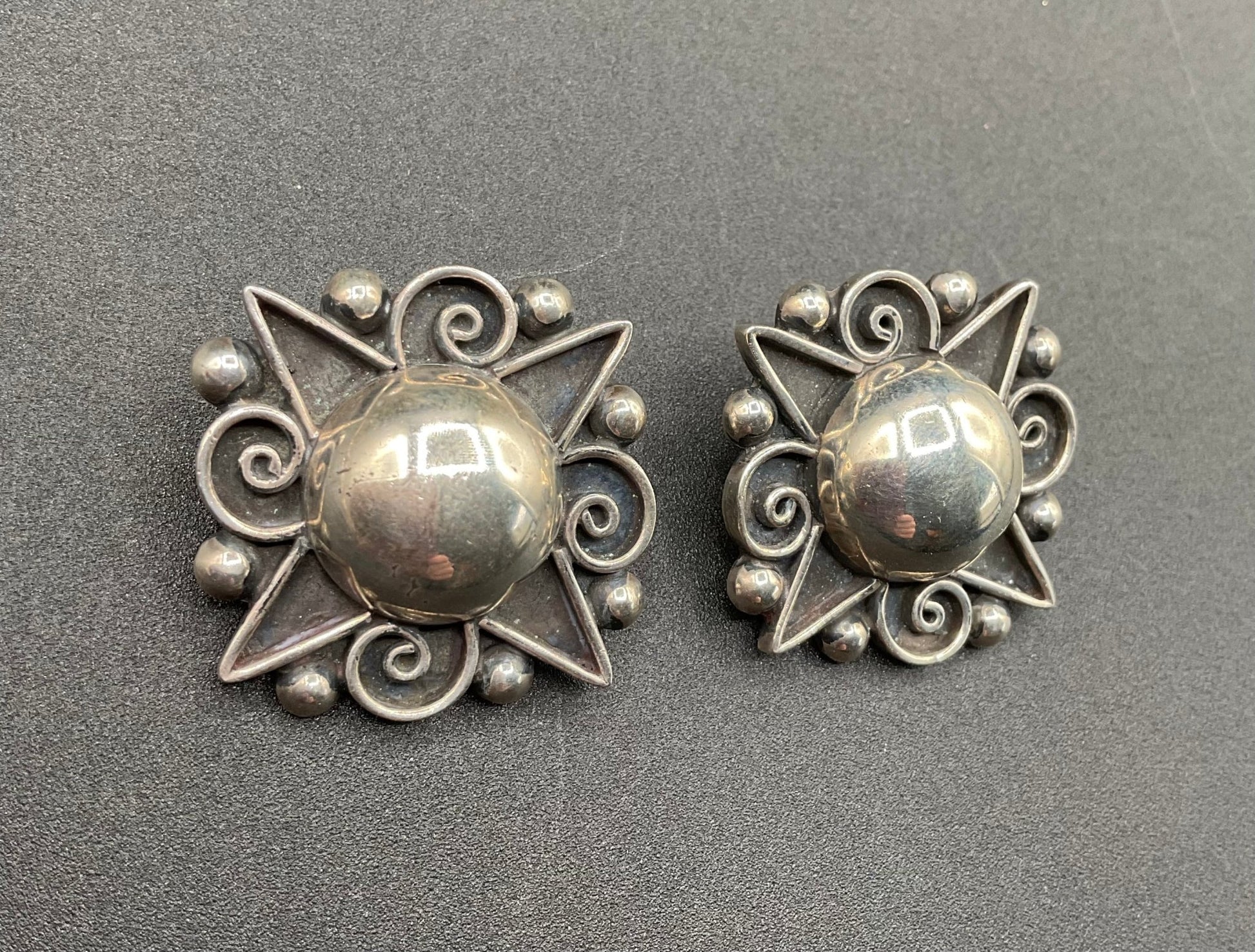 Black Dog VintageArt Deco Sterling Silver Taxco Mexico Star Earrings - Black Dog Vintage