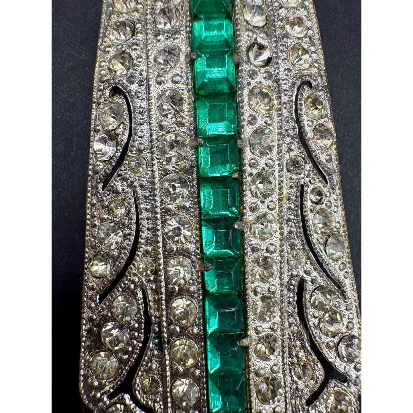 Antique 1930s Art Deco Emerald Green Glass Rhinestone Pot Metal Dress Clip