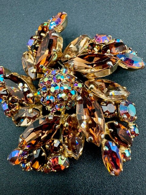 ShermanSherman AB Topaz Crystal Rhinestone Vintage Pinwheel Star Brooch - Beautiful! - Black Dog Vintage