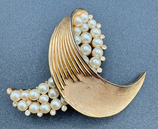 TrifariCrown Trifari Gold and Pearl Vintage Ribbon Style Brooch Pin - Black Dog Vintage