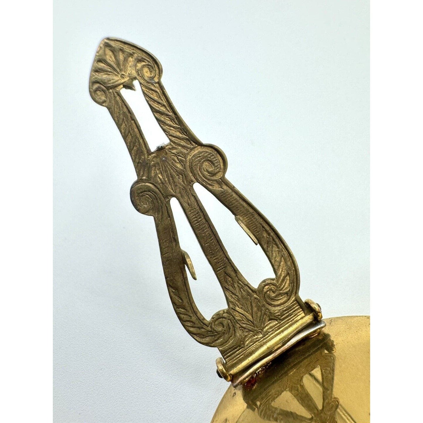 UnbrandedLarge Antique Art Nouveau Victorian Brass Dress Clip Scarf Clip Gold Tone - Black Dog Vintage