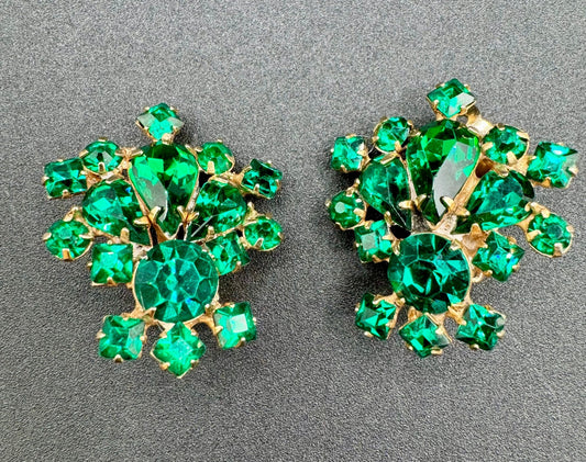 UnbrandedVintage Green Austrian Crystal Clip Earrings - Holiday Sparkle! - Black Dog Vintage