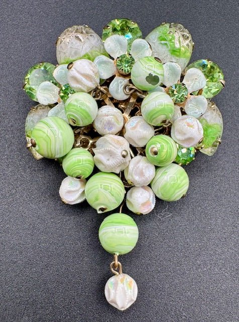 UnmarkedVintage Green And White Cluster Brooch With Givre Stones And Dangle Haskell Style - Black Dog Vintage