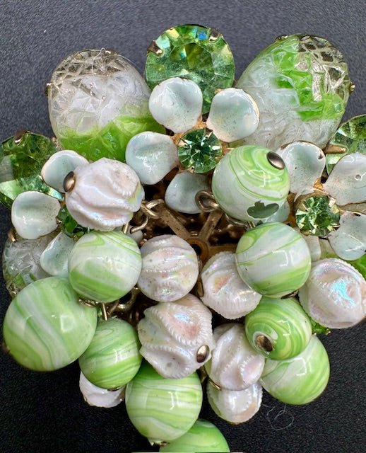 UnmarkedVintage Green And White Cluster Brooch With Givre Stones And Dangle Haskell Style - Black Dog Vintage