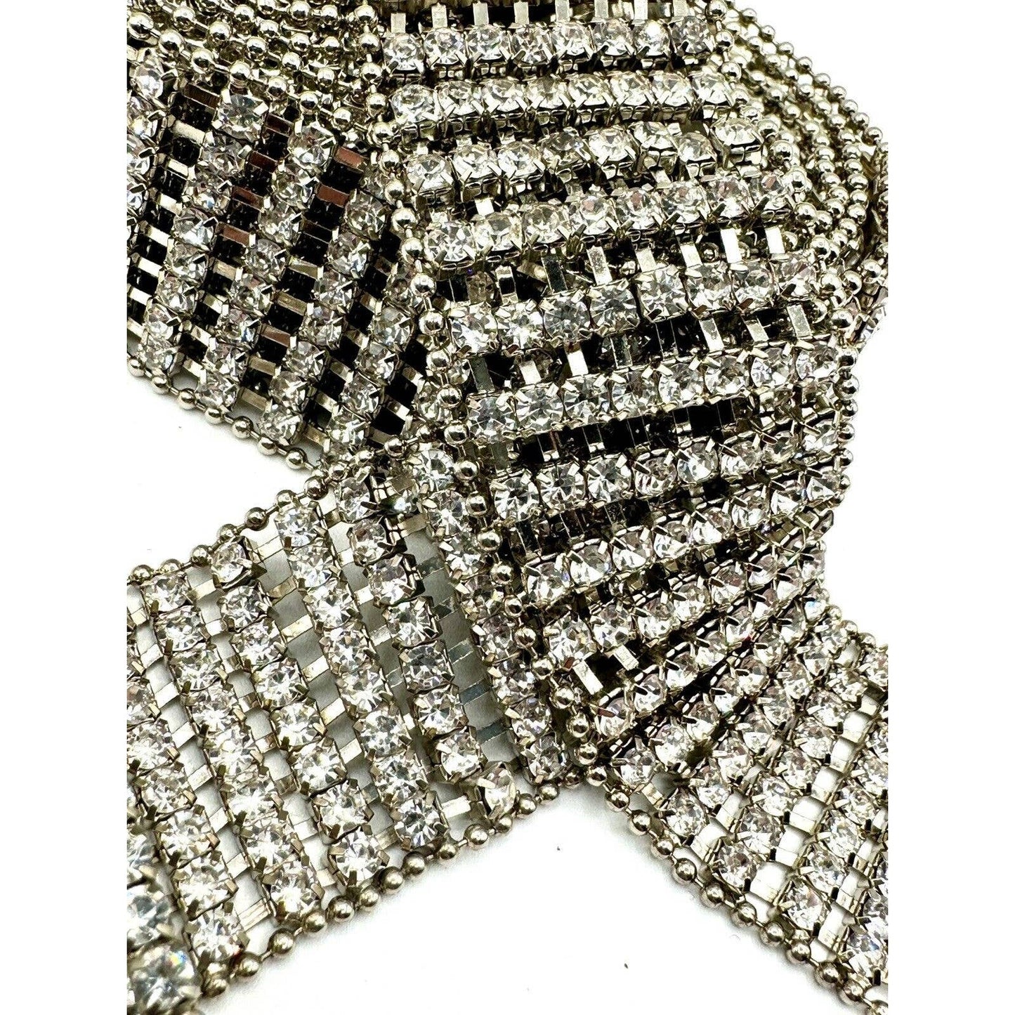 UnbrandedVtg Rhinestone Belt Eight Row Prong Set Rhinestones Chain Link LARGE 48” Silver - Black Dog Vintage