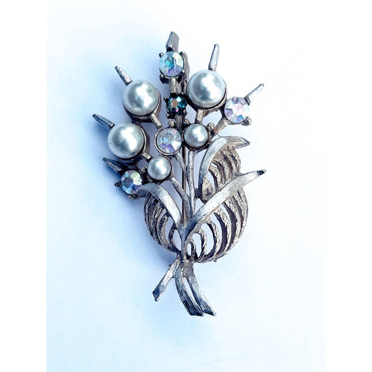 unknownVintage Pearl and AB Rhinestone Brooch Textured Light Goldtone 1940's/50's - Black Dog Vintage