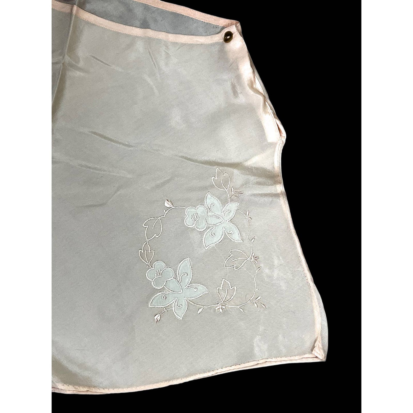 unknownVintage Womens Tap Pants Embroidered Floral Applique Delicate Silk Pale Pink - Black Dog Vintage